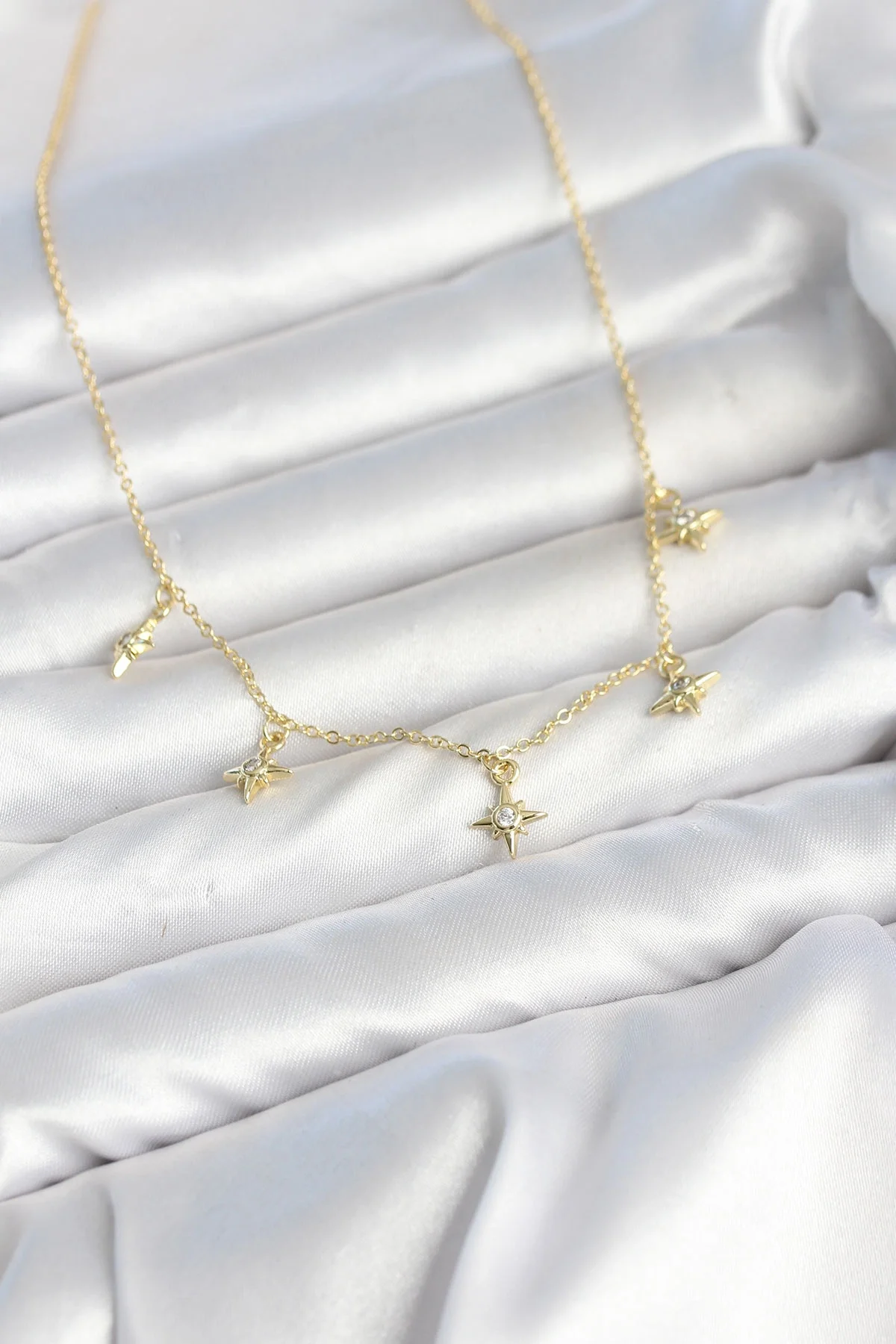 İthalat® Pirinç Gold Renk Sıralı Minimal Kutup Yıldızı Model Kadın Kolye