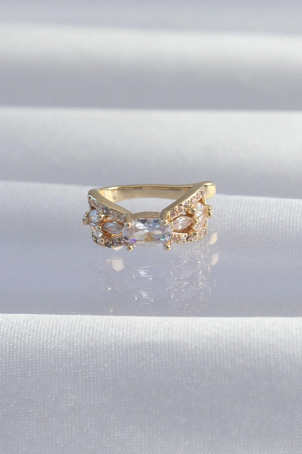 İthalat® Pirinç Gold Renk Zirkon Taş Kaplama Earcuff Küpe