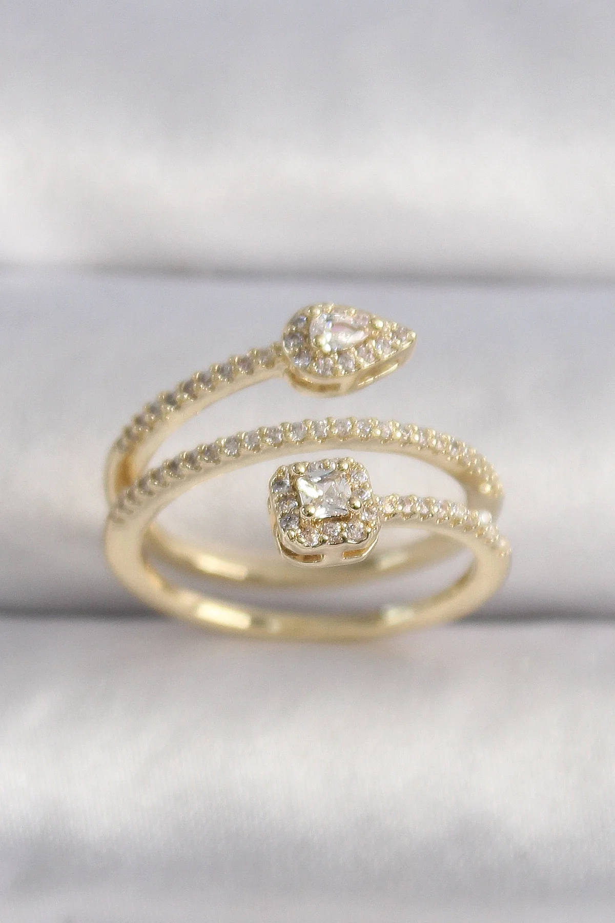 İthalat® Pirinç Gold Renk Zirkon Taşlı Ok Model VIP Seri Kadın Yüzük Fiyatı, Yorumları ve Özellikleri
