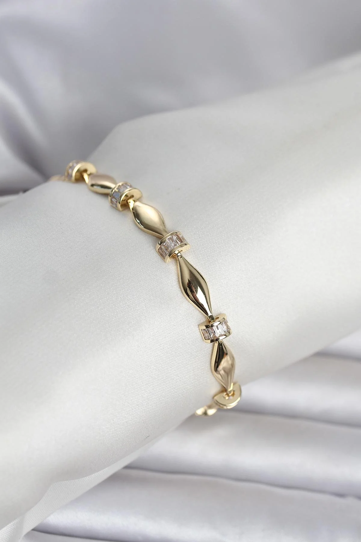 İthalat® Pirinç Gold Renk Sütun Model Kadın Bileklik
