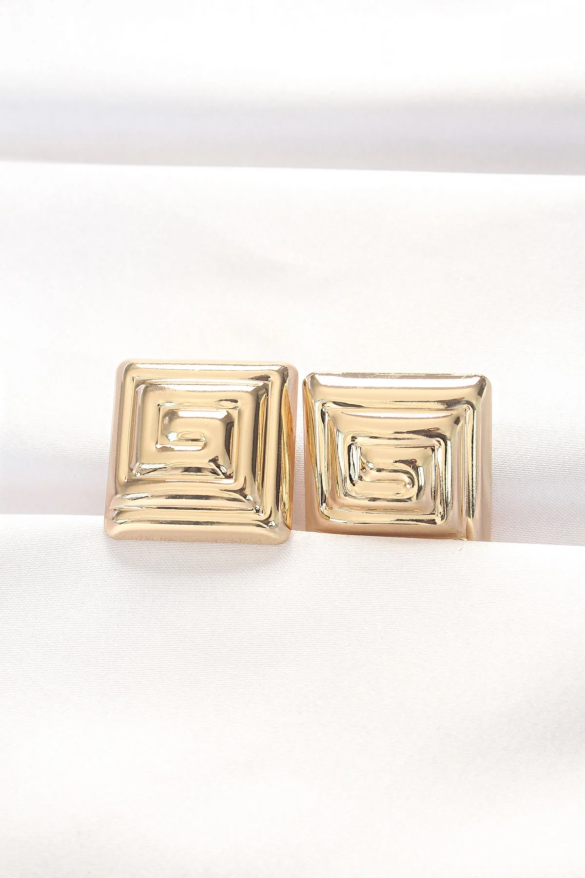 İthalat® Pirinç Gold Renk Kare Form Küpe