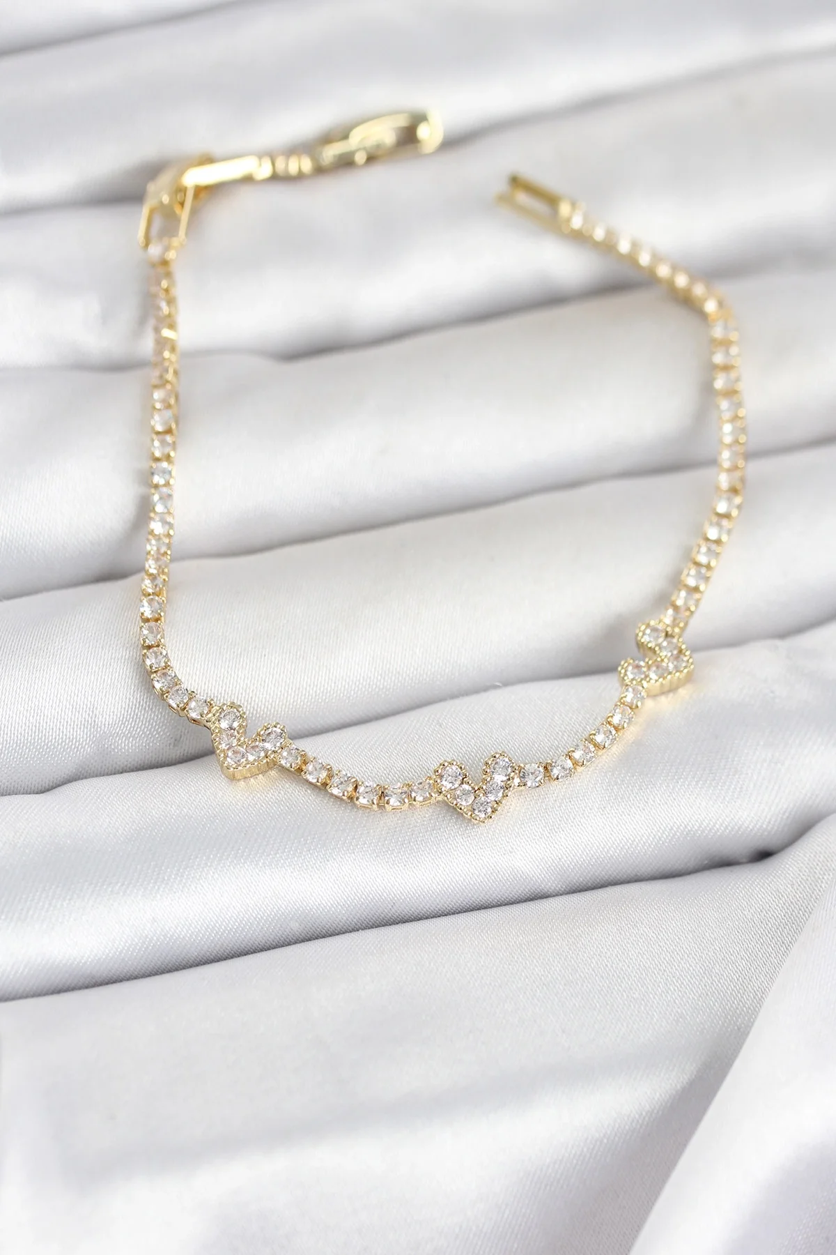 İthalat® Pirinç Gold Renk Kalp Model Zirkon Taşlı Su Yolu Kadın Bileklik