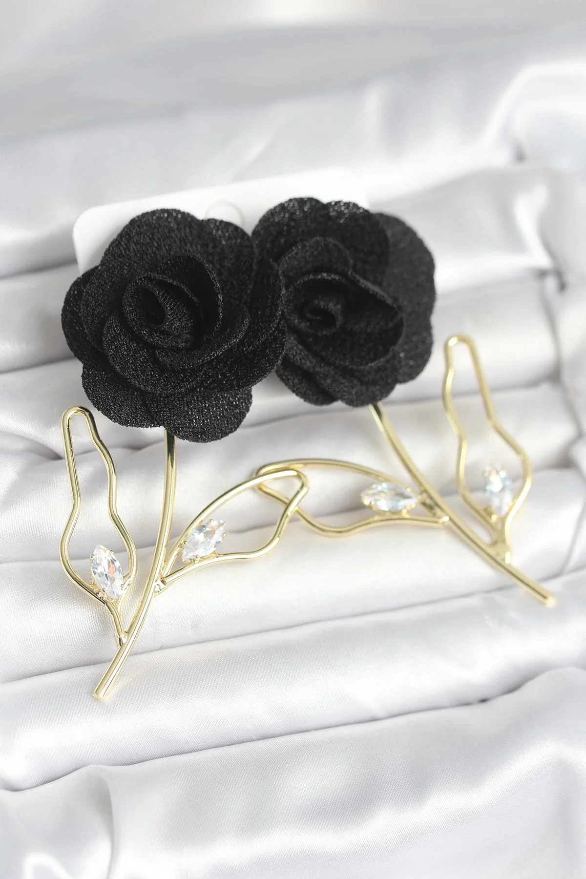 İthalat® Pirinç Gold Renk Siyah Gül Model Kadın Küpe