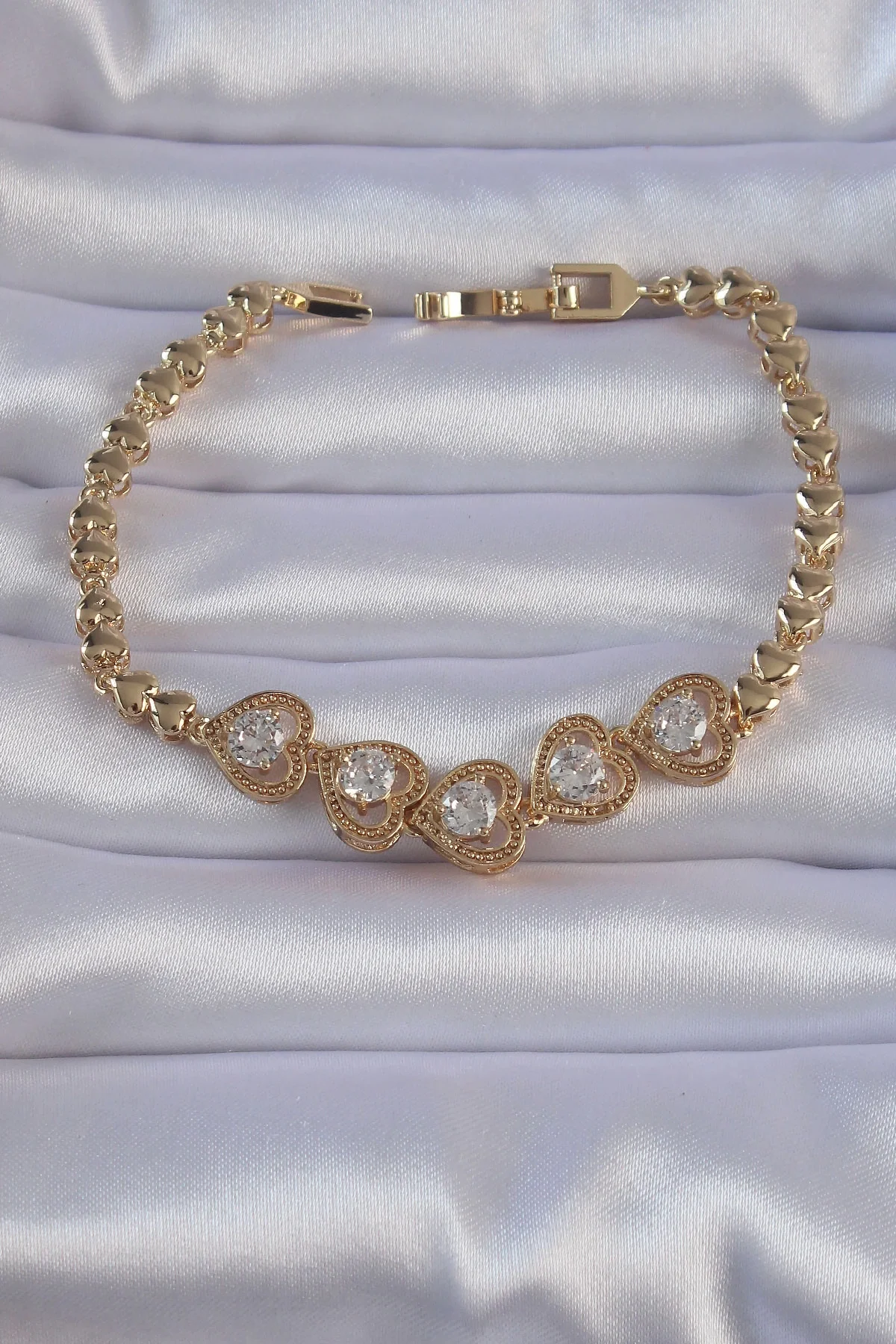 İthalat® Pirinç Gold Renk İçi Zirkon Taşlı Kalp Figürlü Bileklik