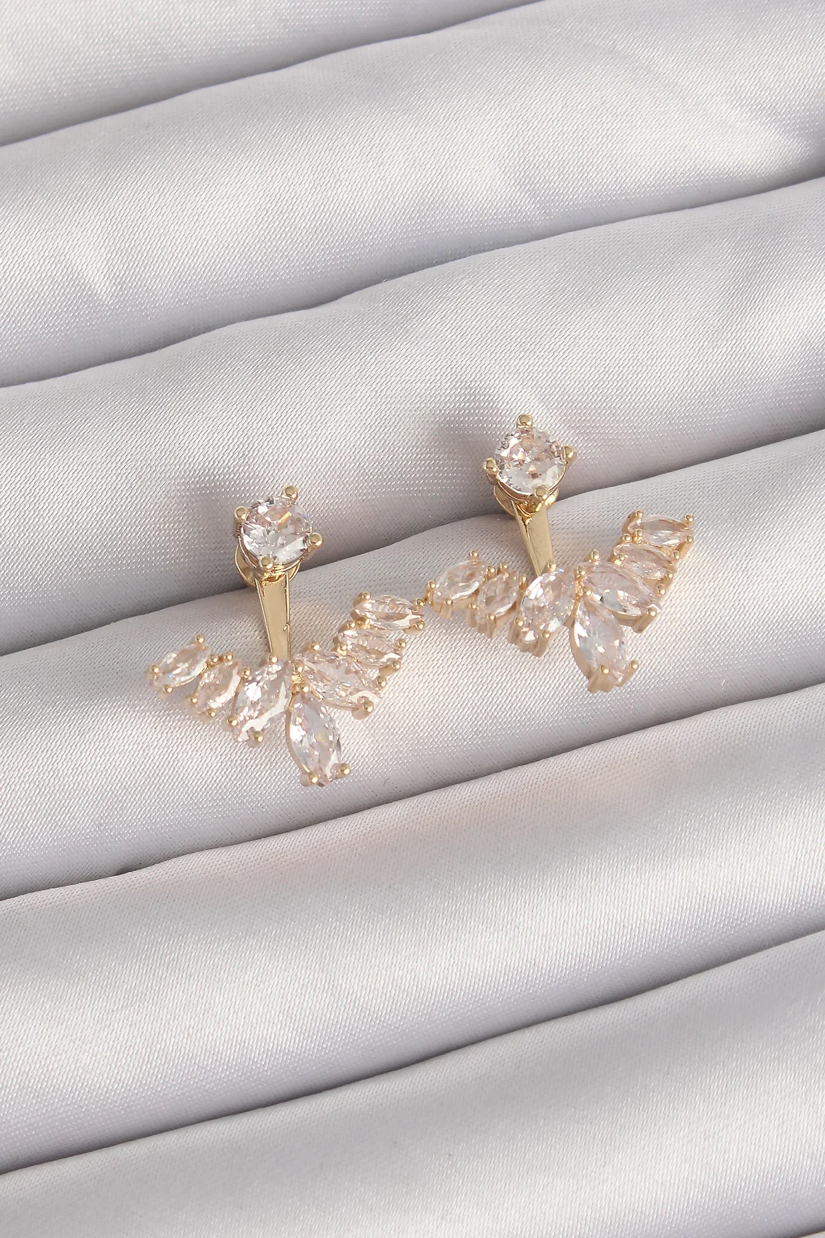 İthalat® Pirinç Gold Renk Zirkon Taşlı V Model Küpe