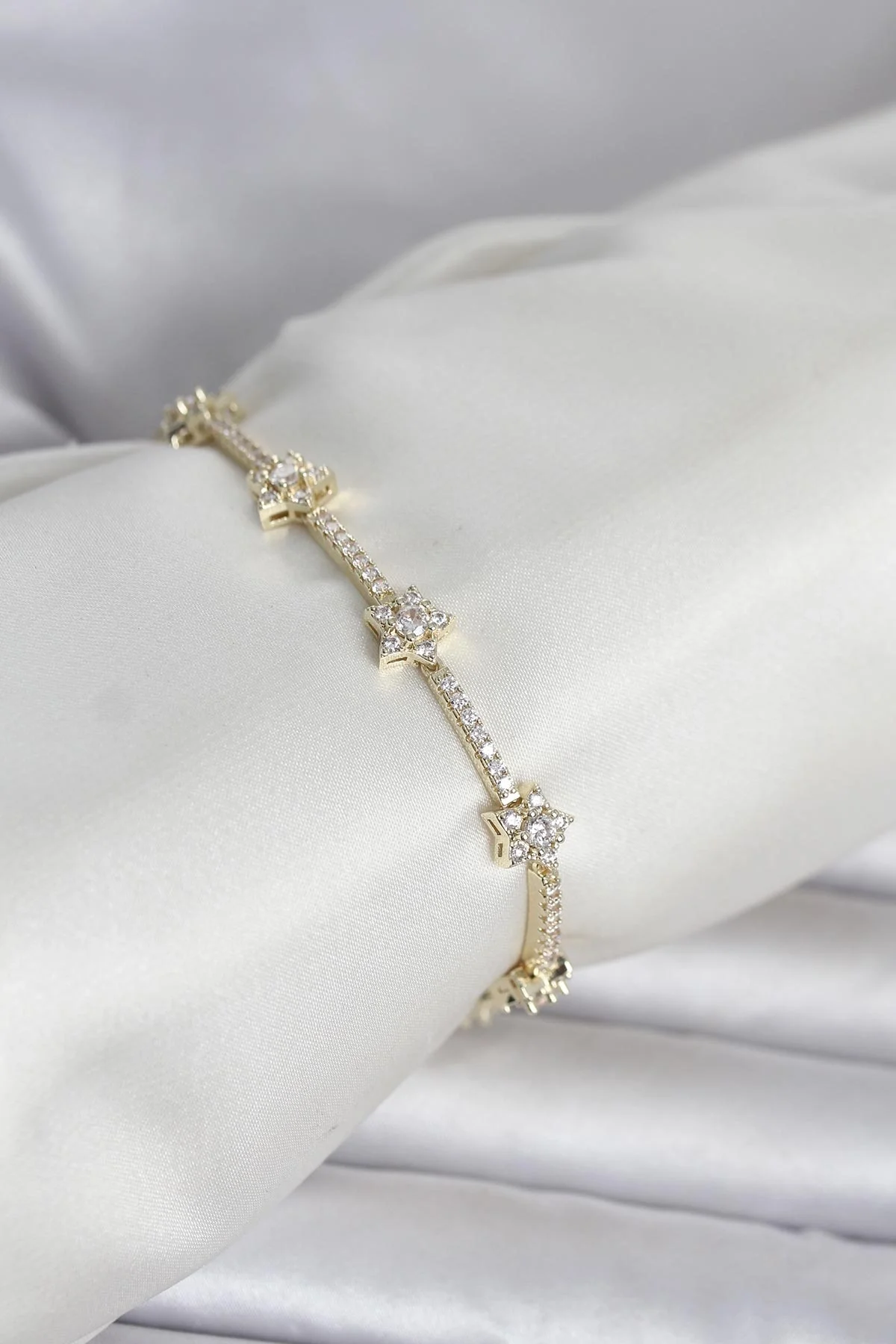 İthalat® Pirinç Gold Renk Zirkon Taşlı Yıldız Model Kadın Bileklik
