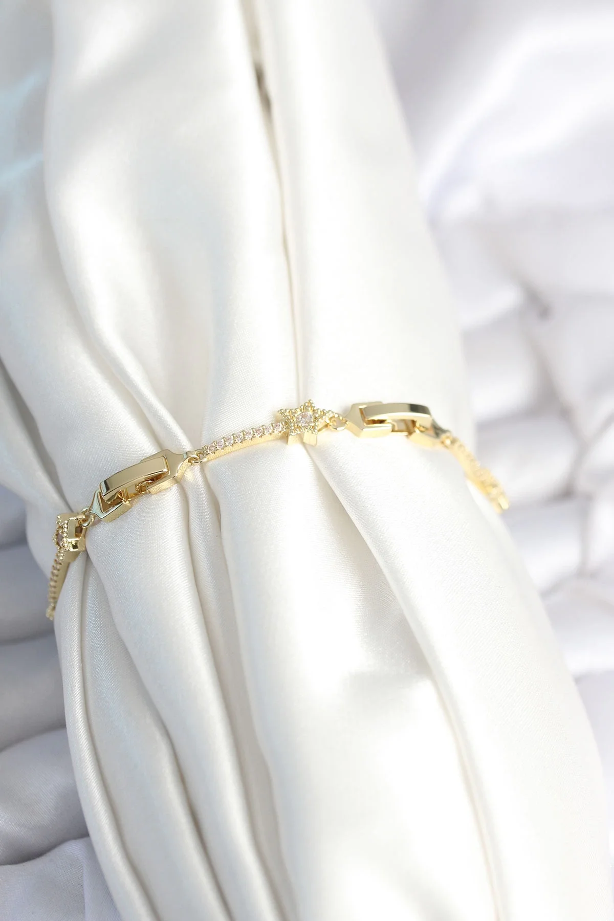 İthalat® Pirinç Gold Renk Halley Yıldız Model Kadın Bileklik Fiyatı, Yorumları ve Özellikleri