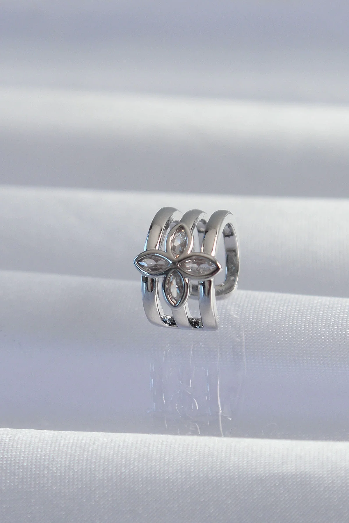 İthalat® Pirinç Gümüş Renk Yonca Earcuff Küpe