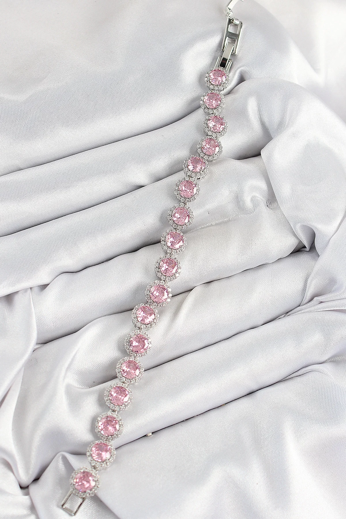 İthalat® Pirinç Pembe Zirkon Taşlı Daire Baget Model Gümüş Renk VIP Seri Kadın Bileklik