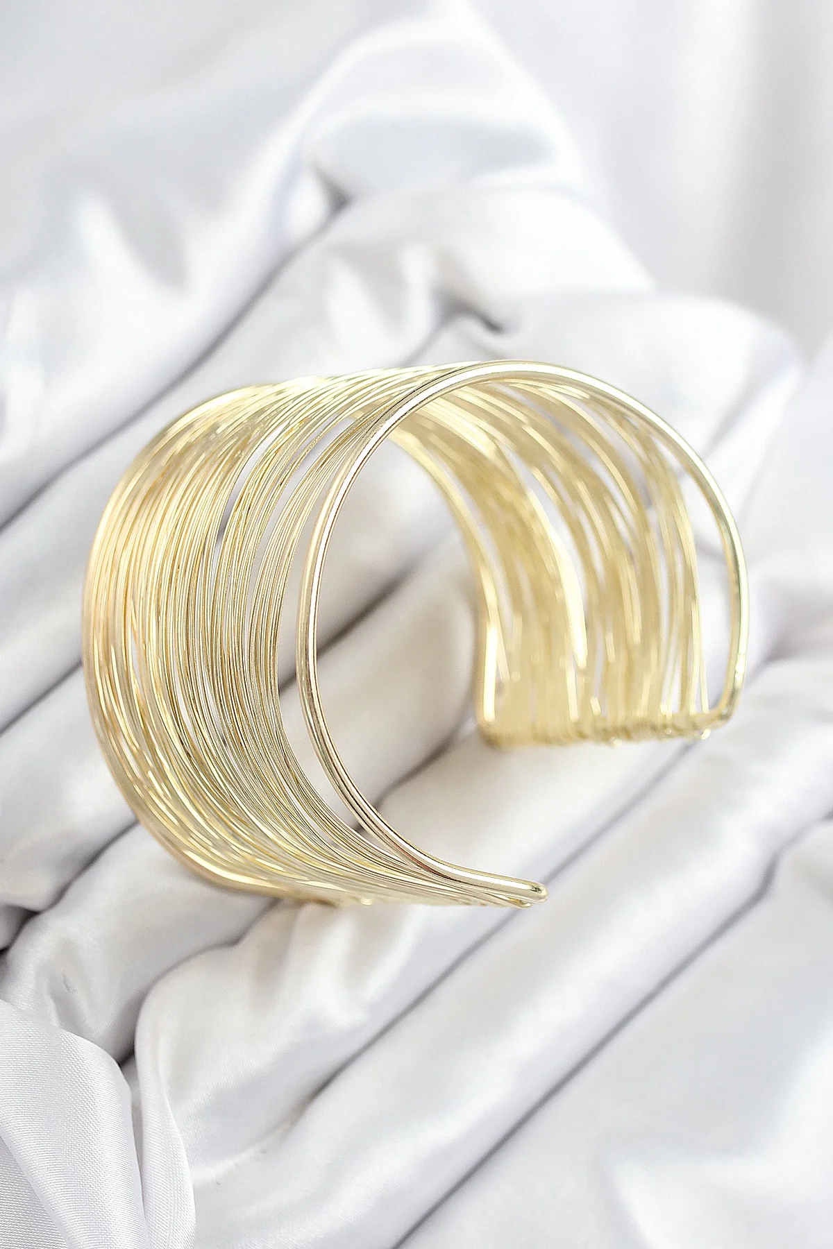 İthalat® Pirinç Tel Sarma Model Gold Renk Kadın Bileklilk