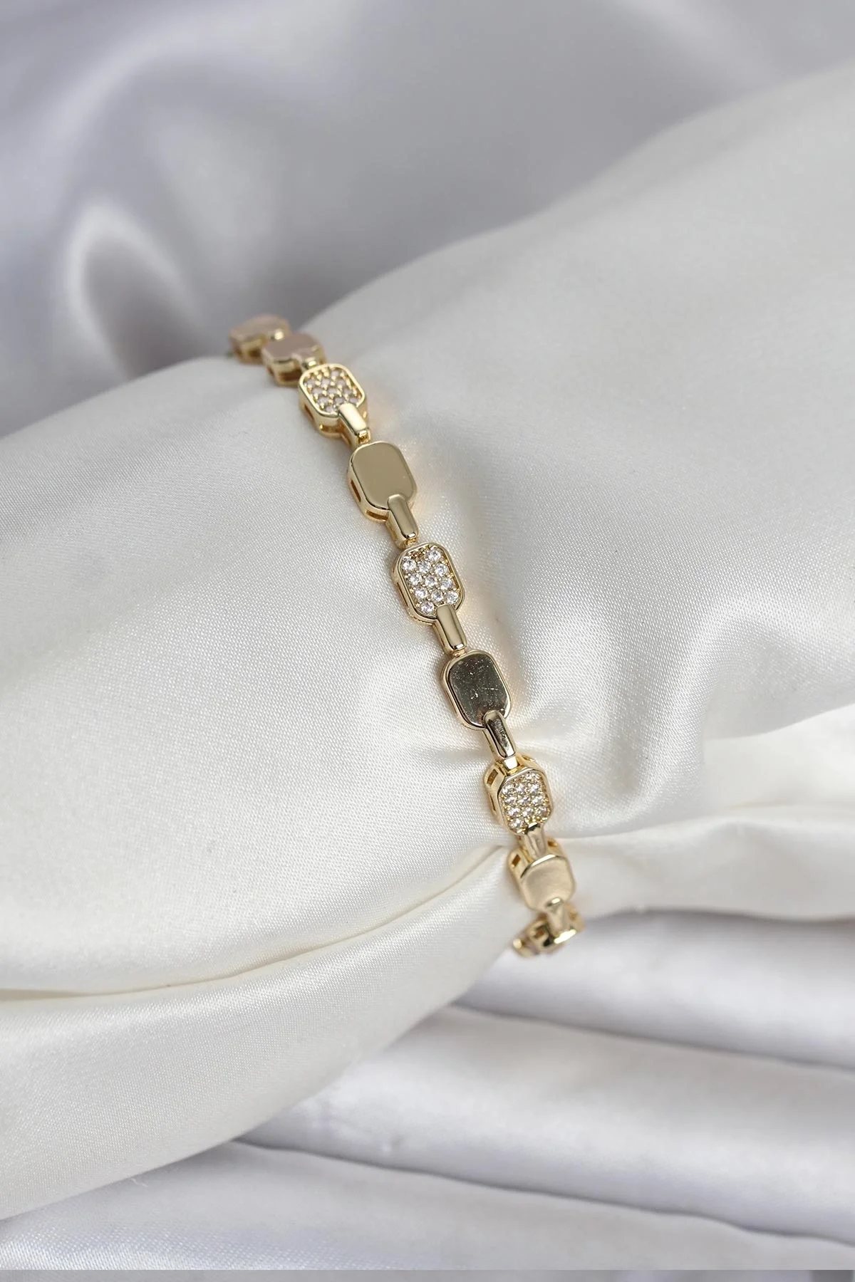 İthalat® Pirinç Zirkon Taşlı Gold Renk Kadın Bileklik