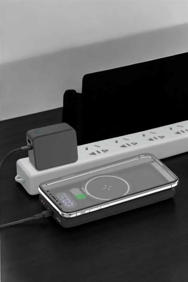 İthalat® Powerbank Taşınabilir 10.000 Mah Hızlı Şarj Dijital Göstergeli