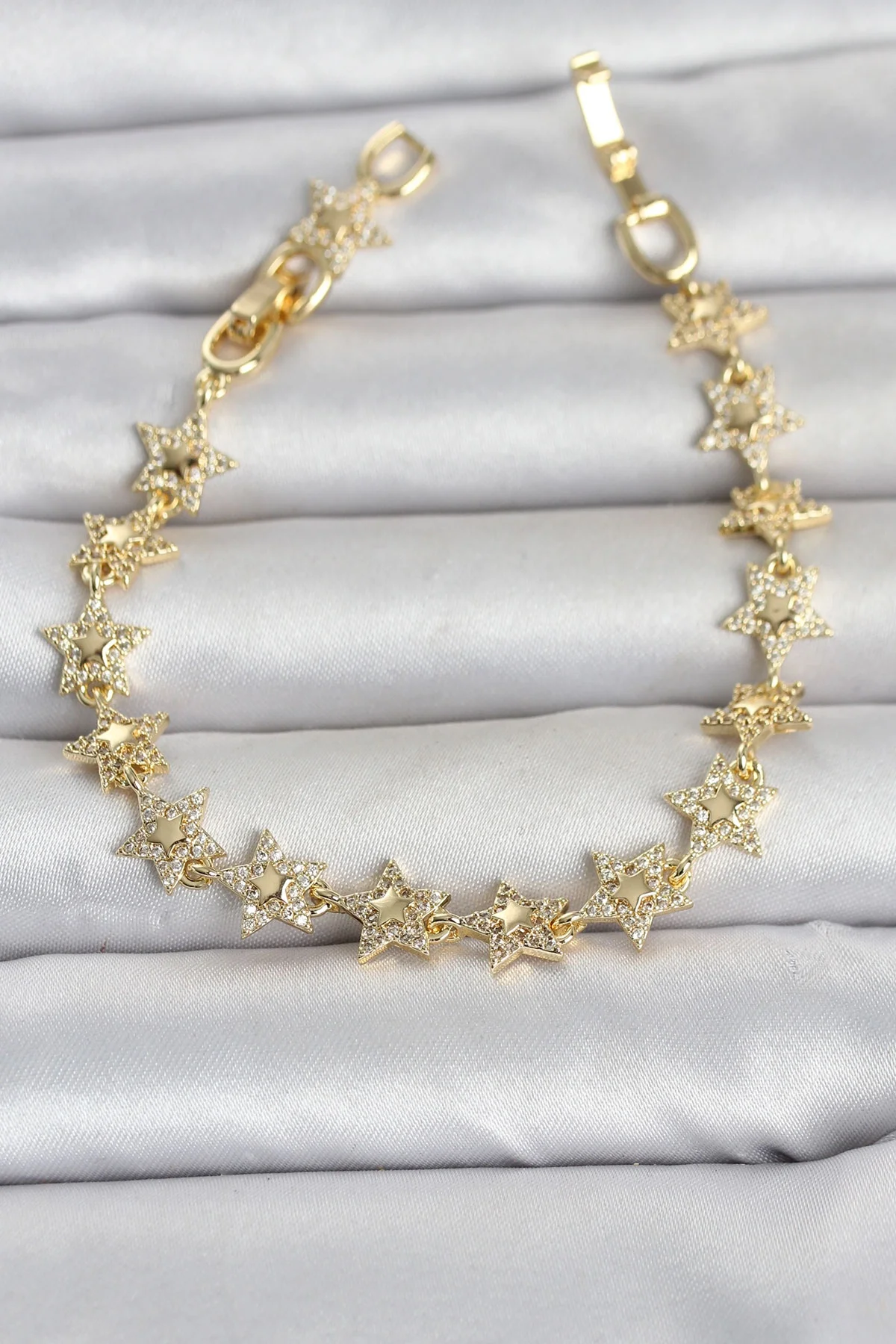 İthalat® Sıralı Yıldız Model Zirkon Taşlı Gold Renk Pirinç Kadın Bileklik