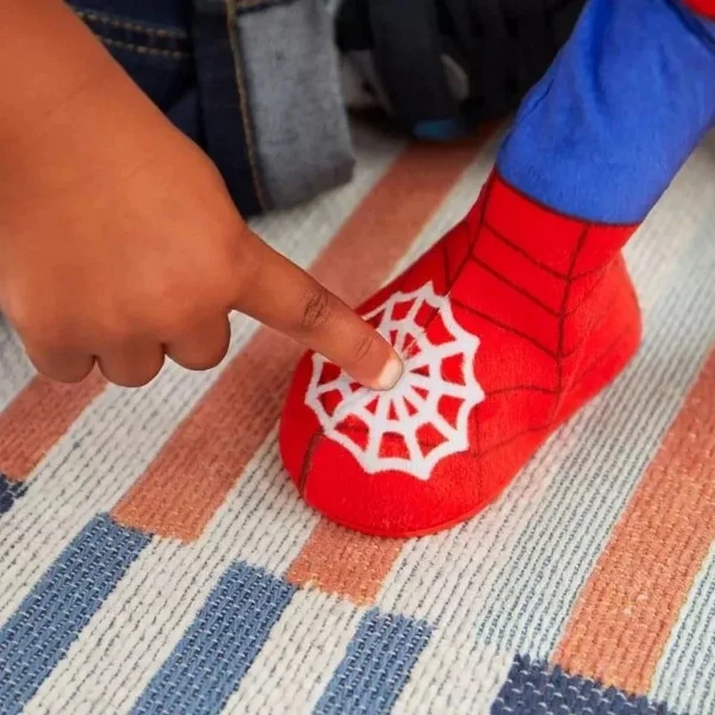 Spidey ve Muhteşem Arkadaşları Dance 'N Crawl Spidey INT-F6722 Fiyatı, Yorumları ve Özellikleri