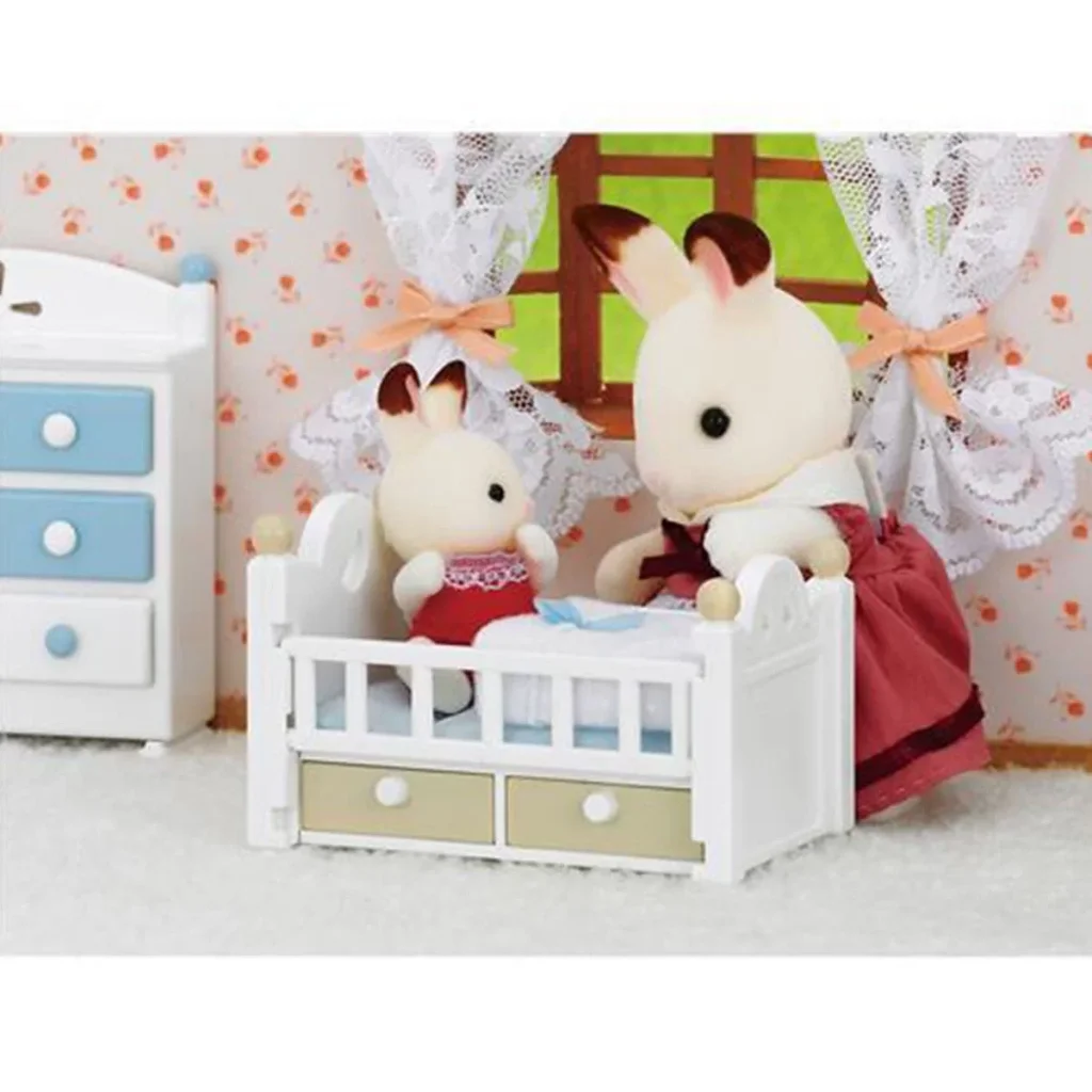 İthalat®  Sylvanian Families Çikolata Kulaklı Tavşan Bebek ve Yatağı 5017