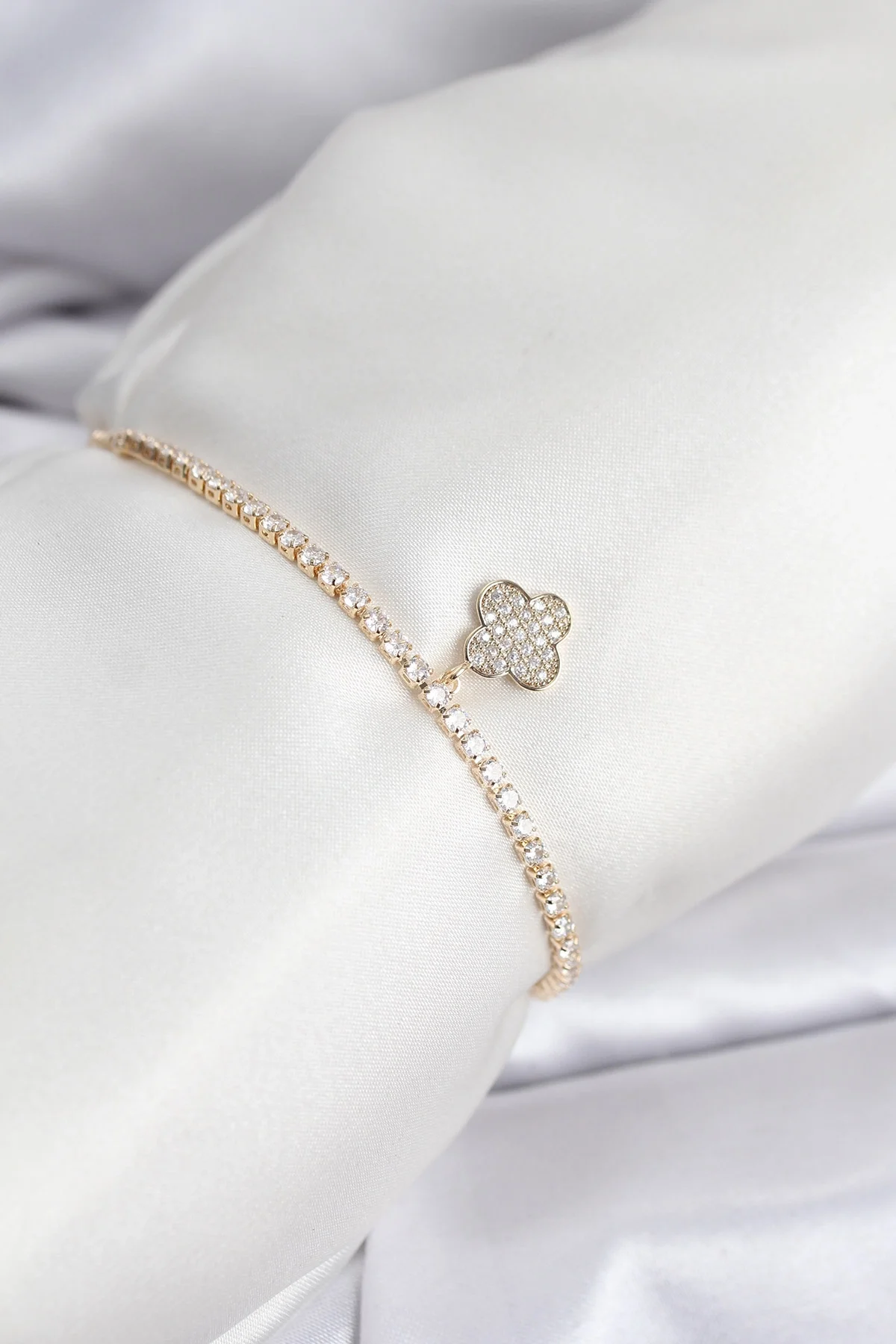 İthalat® Yonca Model Zirkon Taşlı Gold Renk Asansörlü Su Yolu Bileklik