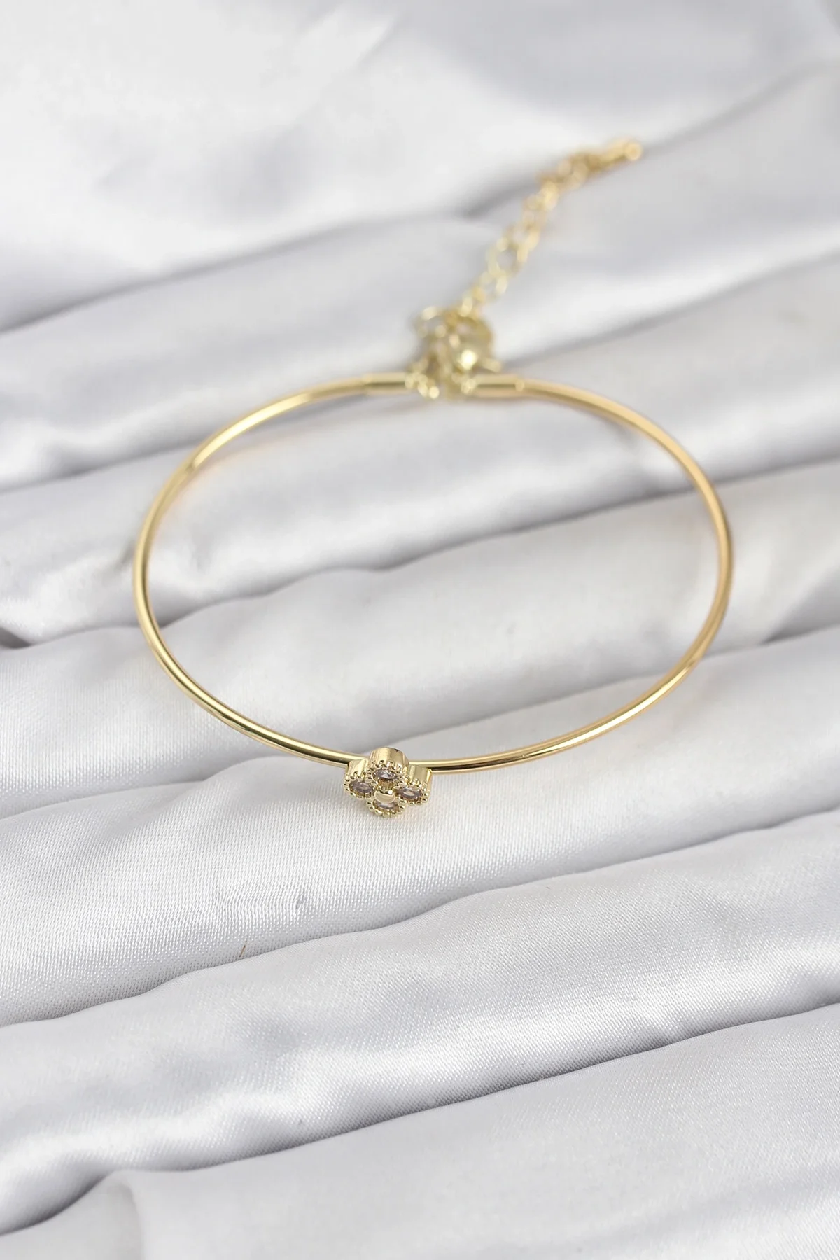 İthalat® Zirkon Taşlı Yonca Model Gold Renk Kadın Bileklik