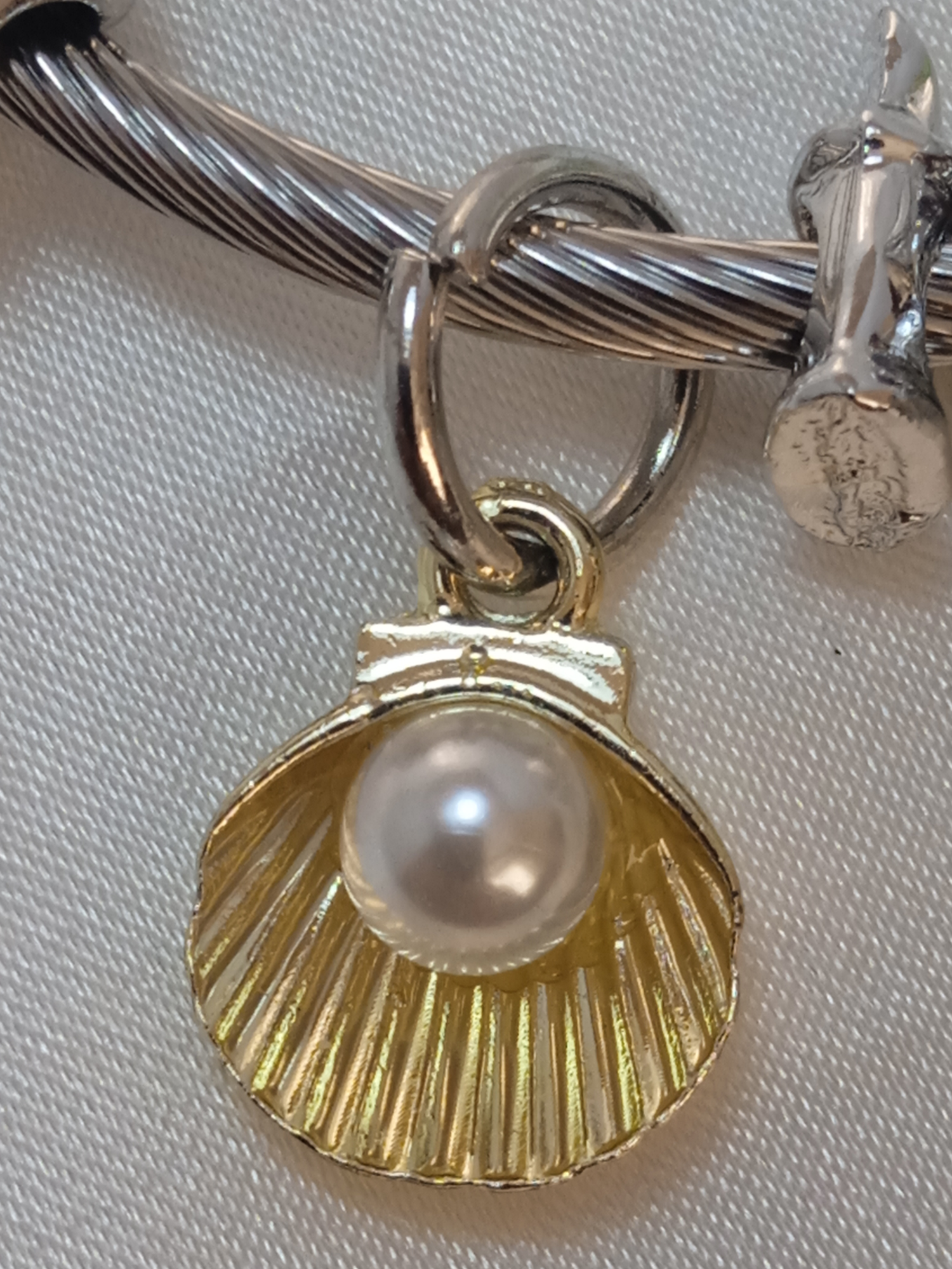 Jade'm Gold  İncili Çelik Charm Bileklik