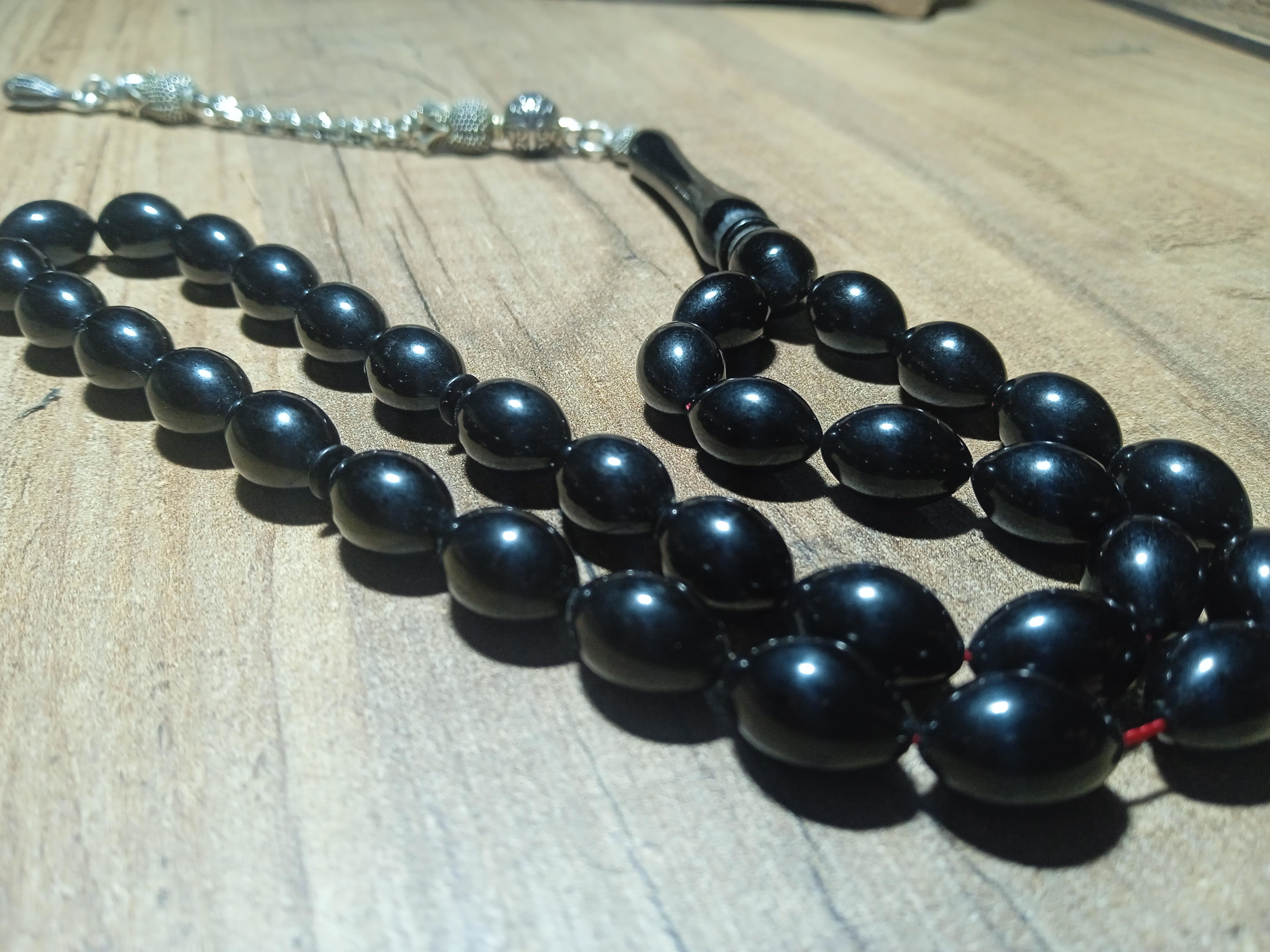 Jadem Gold Özel kutulu yeşil renkli SIKMA kehribar tesbih