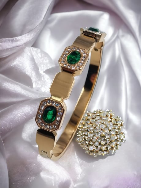 Jade'm Gold  Paslanmaz Çelik Zirkon Taşli Kelepçe