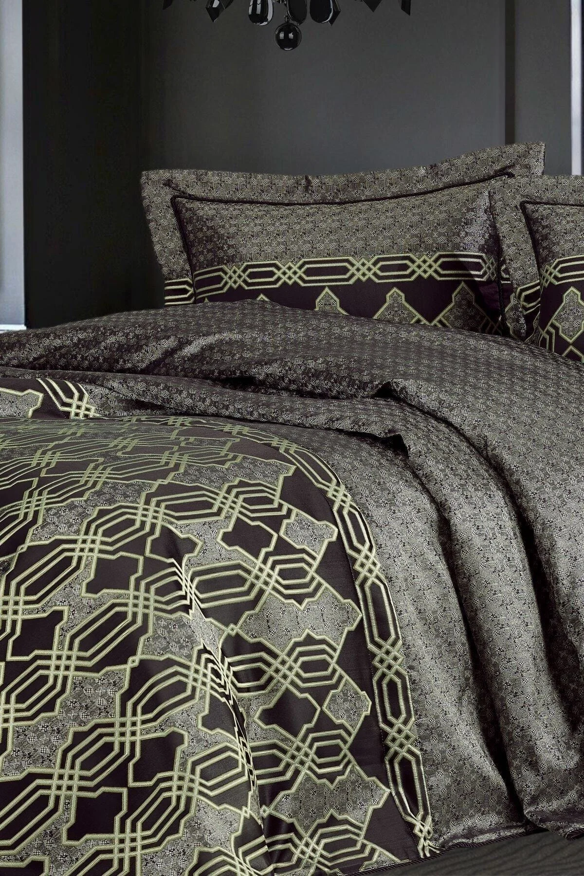 Jakar Desenli Leke Tutmaz Vienza Yatak Örtüsü