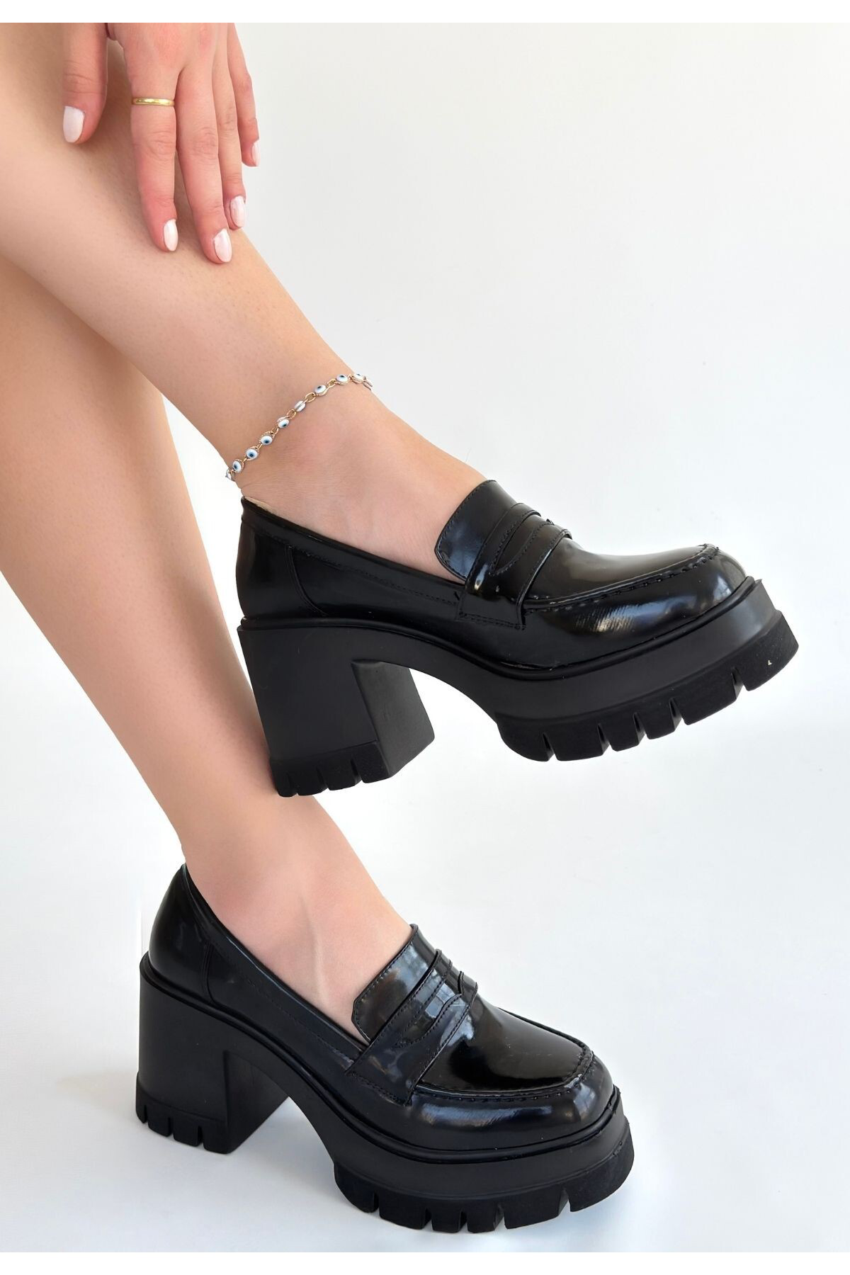 Erbilden Janes Siyah Rugan Dolgu Topuk Ayakkabi