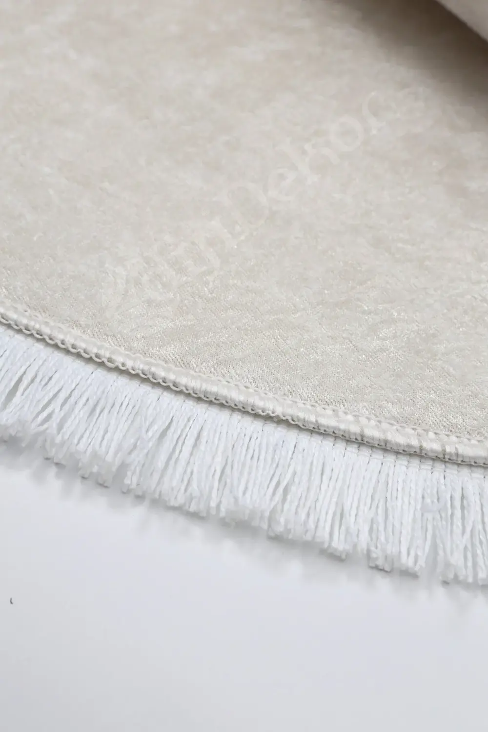 Janjanlı Yuvarlak Halı Açık Krem Banyo Halısı Saçaklı 80x80