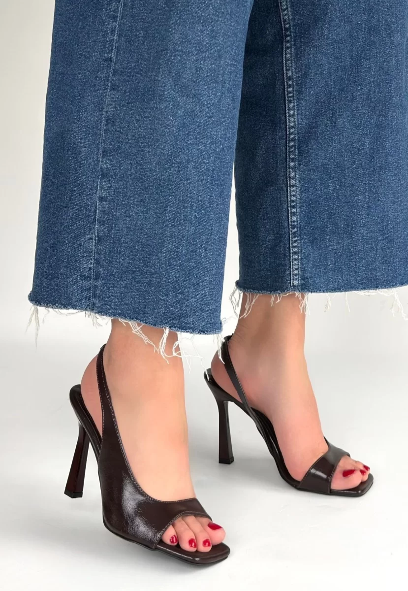 Janta Kahverengi Cilt Topuklu Ayakkabı