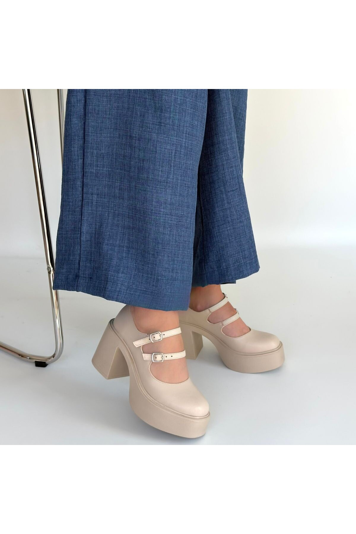 Jarlo Bej Cilt Dolgu Topuk Ayakkabı - Lisinya