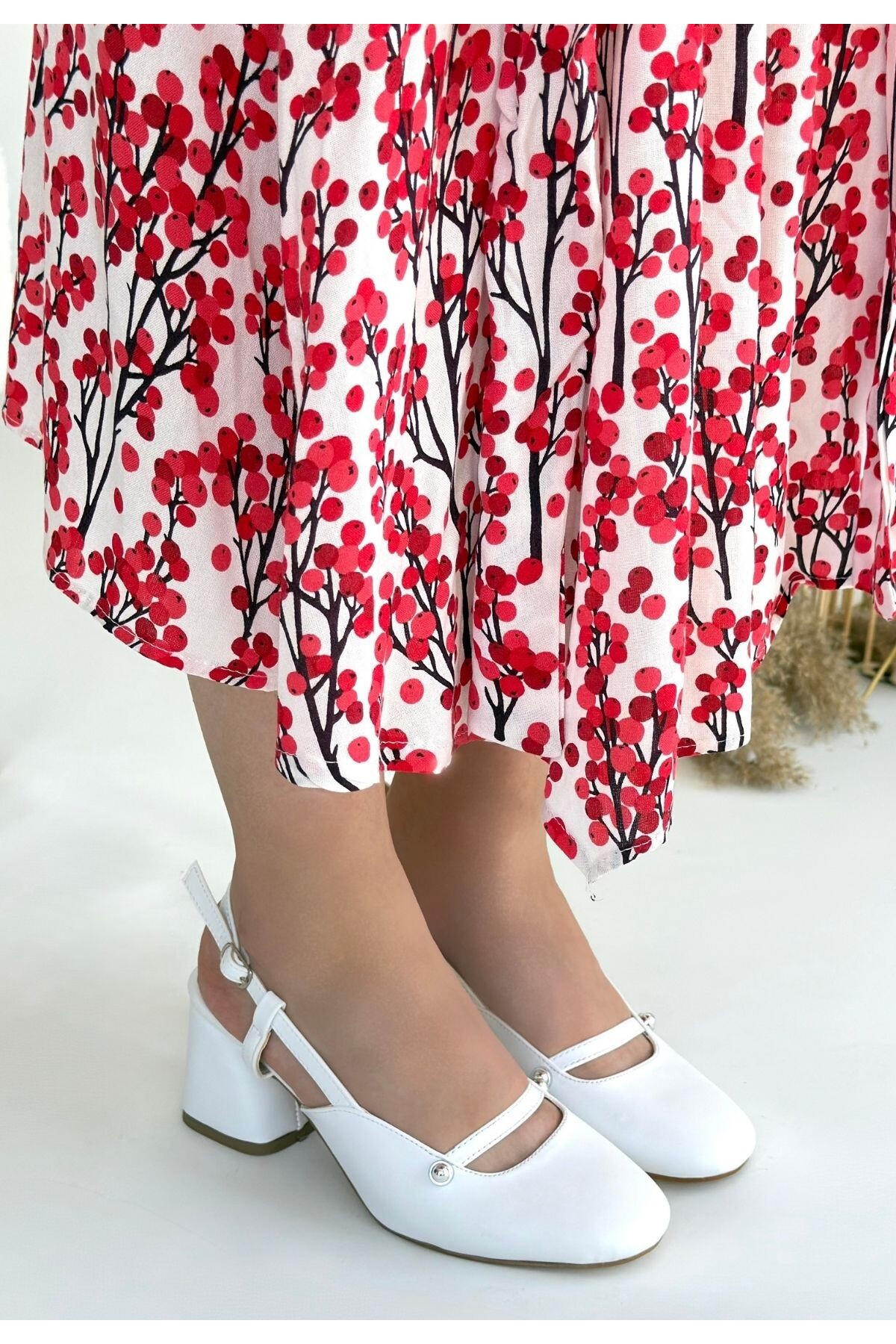 Jecci Beyaz Cilt Topuklu Ayakkabı - Lisinya