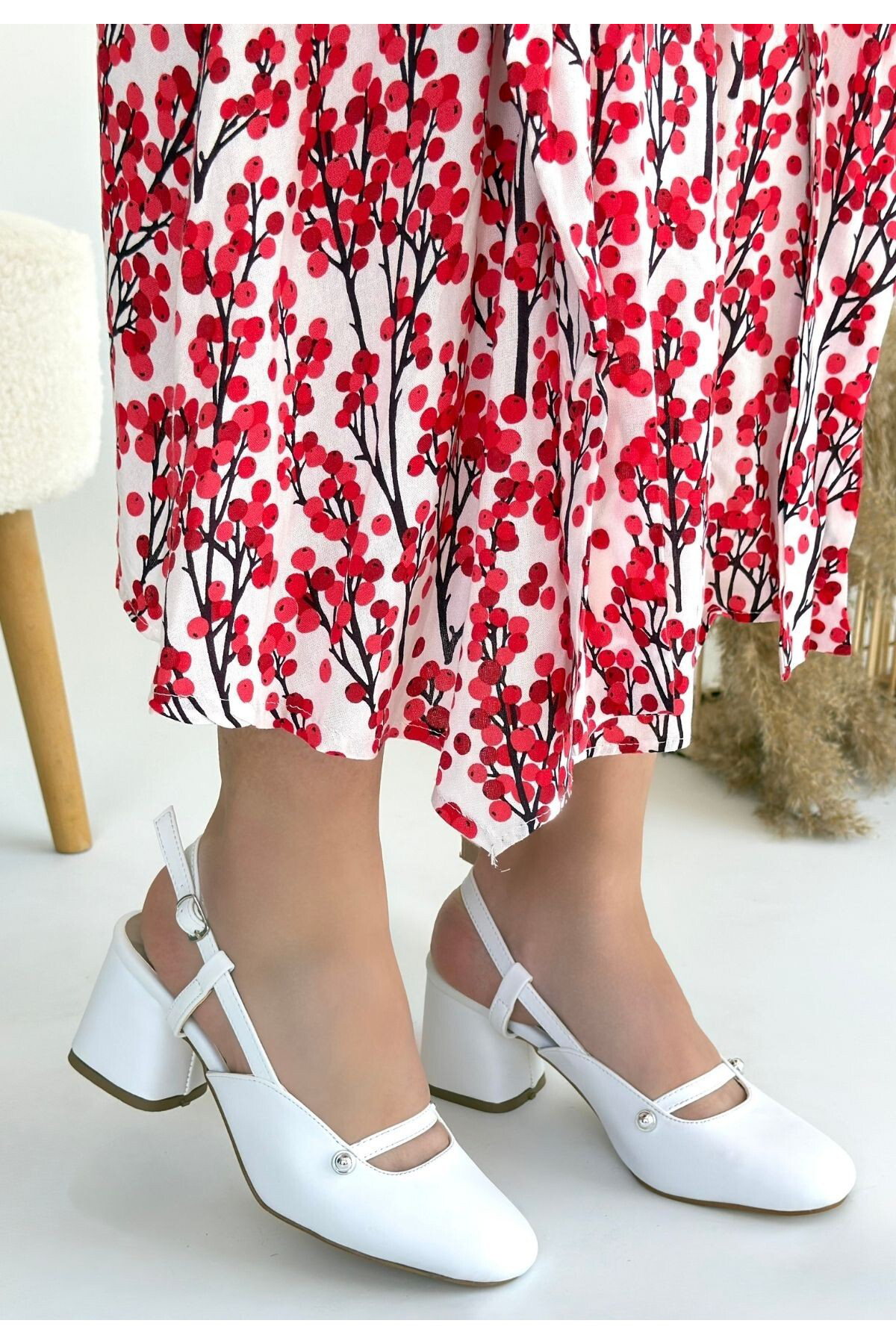 Jecci Beyaz Cilt Topuklu Ayakkabı - Lisinya