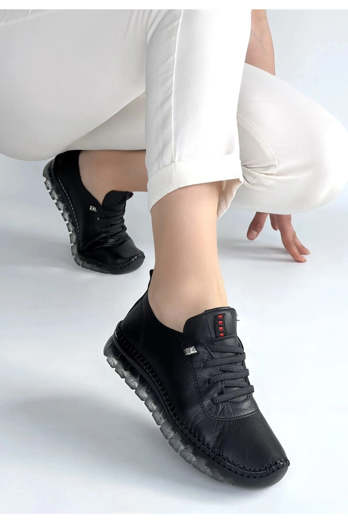 Jiten Siyah Deri Bağcıklı Spor Ayakkabı