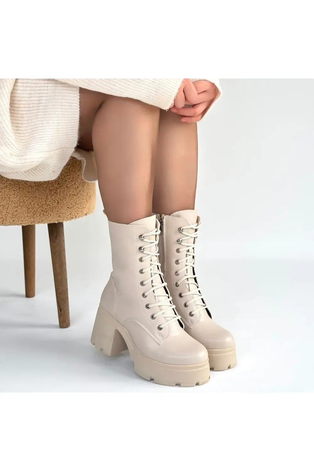 Jones Bej Cilt Bağcıklı Topuklu Bot