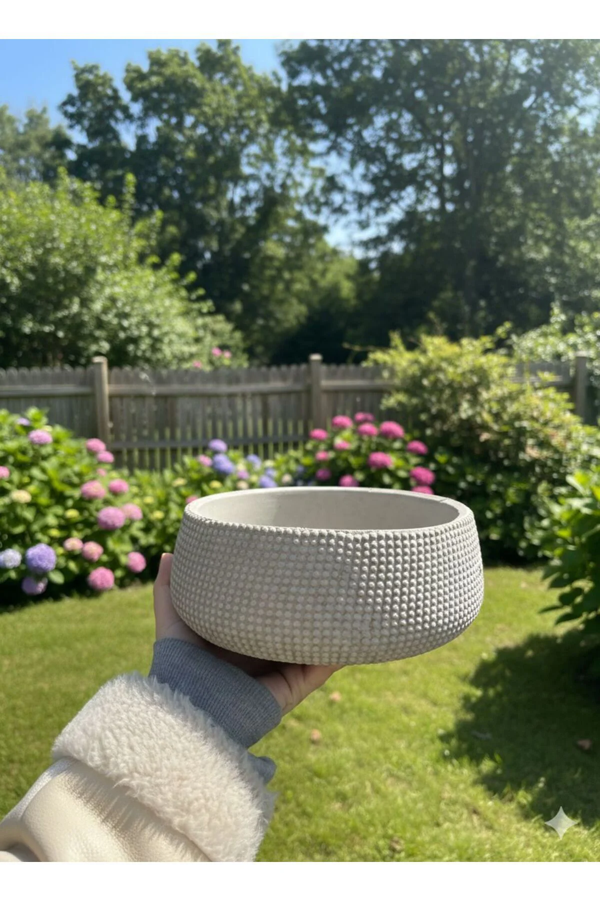 Kabartma nokta desenli el yapımı beton saksı 21x8x7