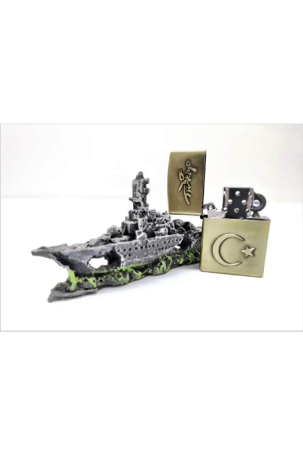 - Kabartma Türk Bayrak Desenli - Benzin'li tarzı Çakmak