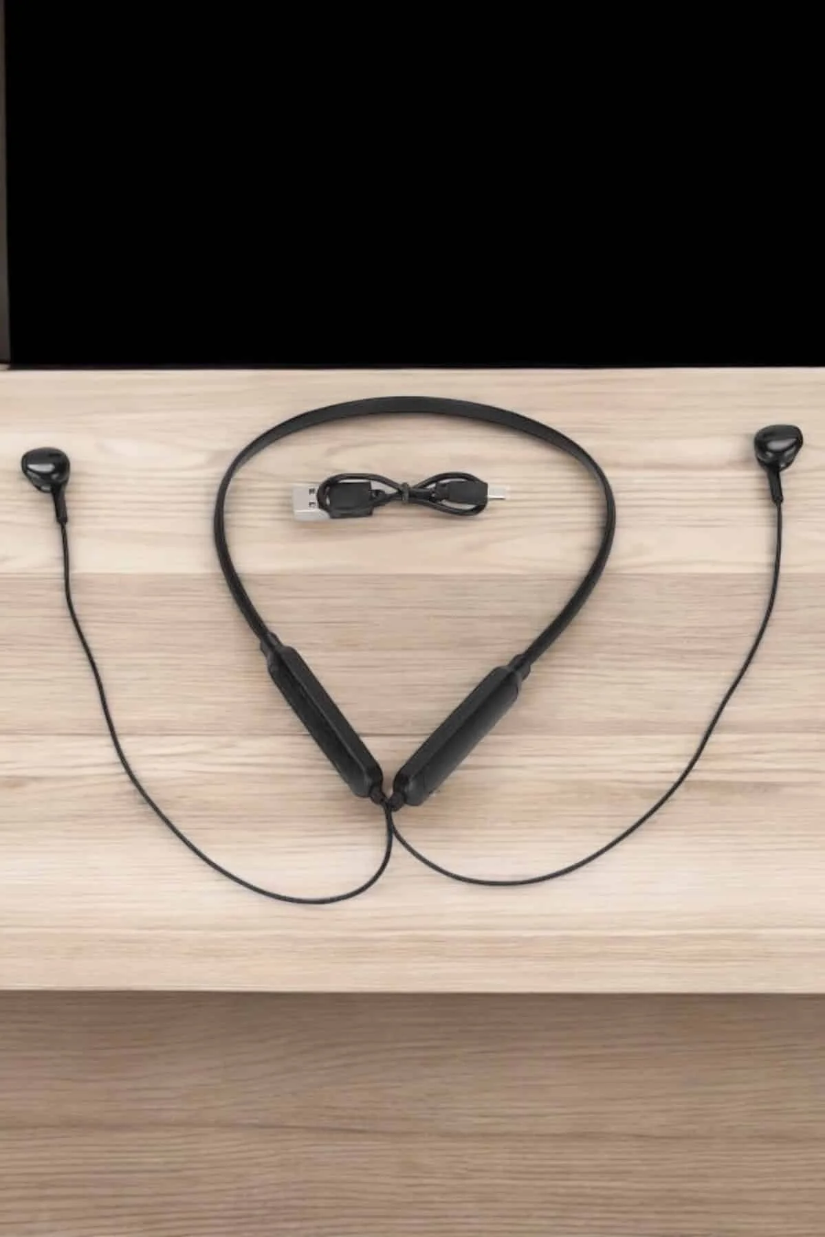 Kablolu Boyun Askılı Dijital Göstergeli Bluetooth Kulaklığı 60 Saat Kablolu Boyun Askılı Dijital Göstergeli Bluetooth Kulaklığı 60 Saat
