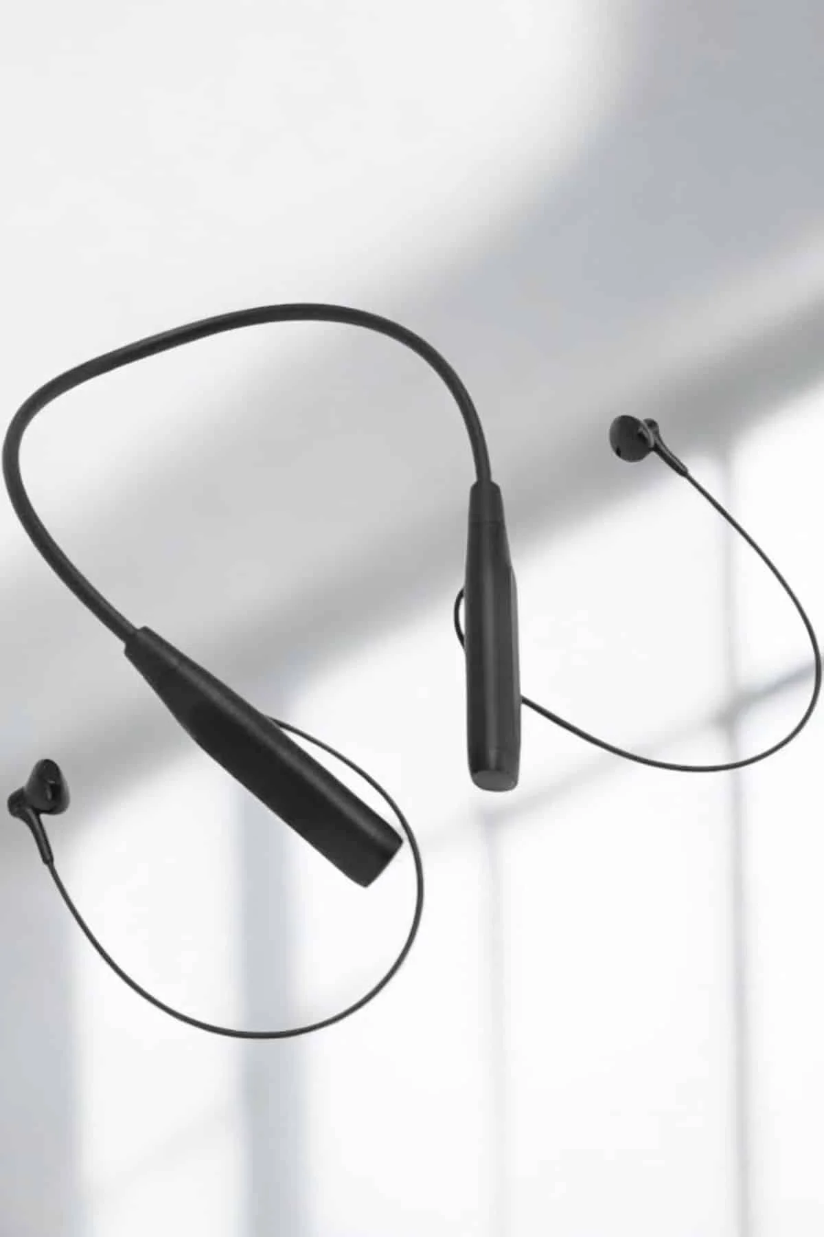 Kablolu Boyun Askılı Dijital Göstergeli Bluetooth Kulaklığı 60 Saat Kablolu Boyun Askılı Dijital Göstergeli Bluetooth Kulaklığı 60 Saat