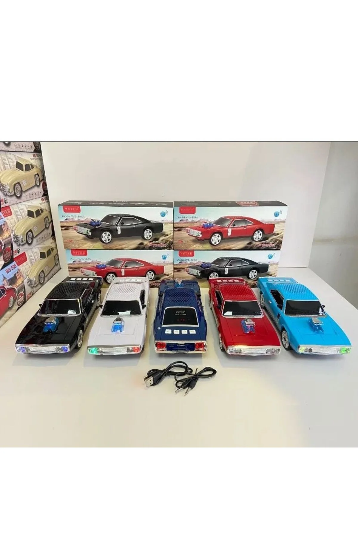 Kablosuz Bluetooth hoparlör siyah, FM radyo, SD kart ve USB girişli taşınabilir model