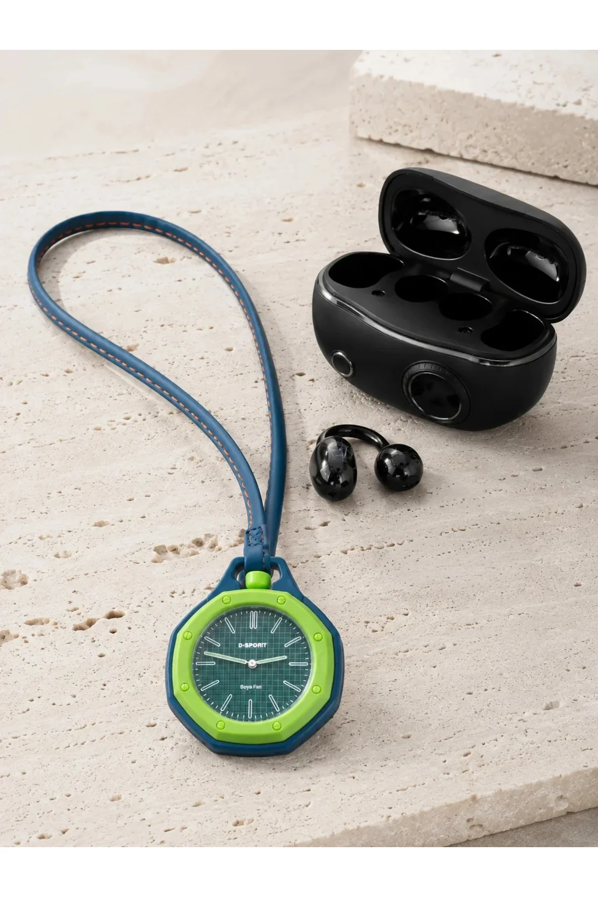 Kablosuz Kulaklık ve Yeşil Askılı Çanta Charm Saat Seti Şarj Kutulu Bluetooth Kulaklık Kablosuz Kulaklık ve Yeşil Askılı Çanta Charm Saat Seti Şarj Kutulu Bluetooth Kulaklık