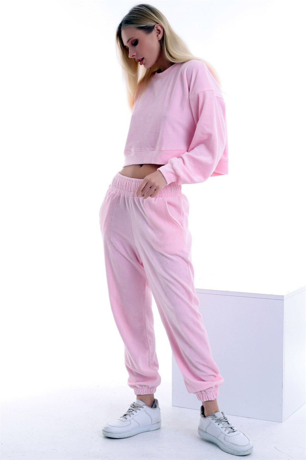 Dreamlike Kadife Yuvarlak Yaka Uzun Kollu Sweatshirt Cepli Bel Lastikli Pan