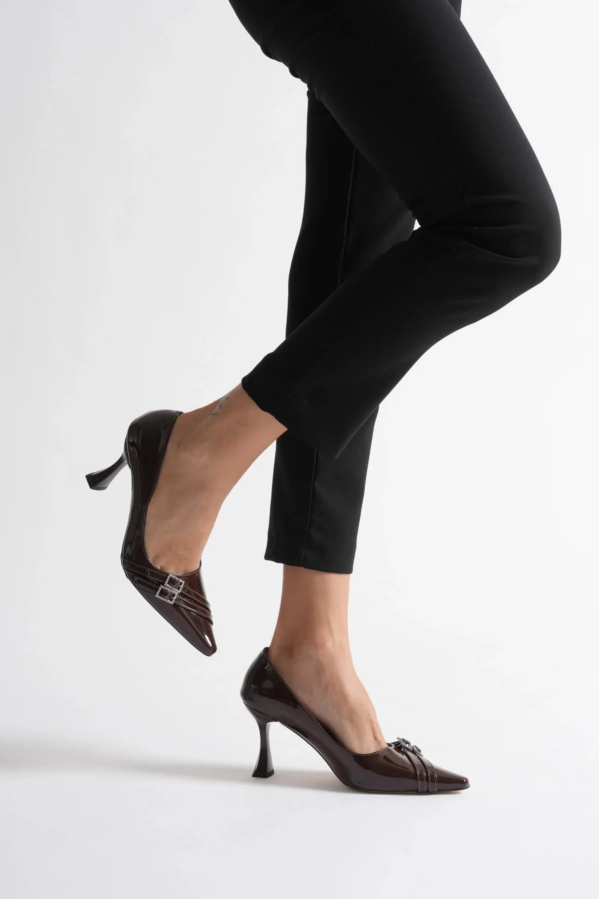 Kadın Acı Kahve Rugan Ayakkabı TR08MS25P