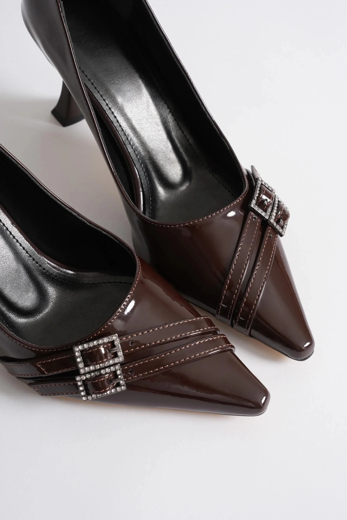 Kadın Acı Kahve Rugan Ayakkabı TR08MS25P