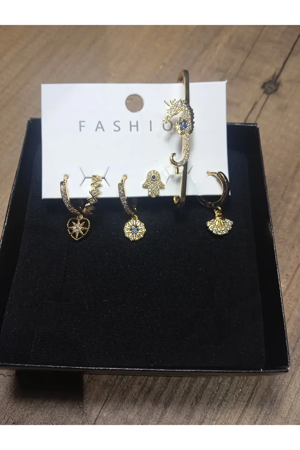 Kadın Altın Kaplama Kararmaz  Figürlü Zirkom  İşlem