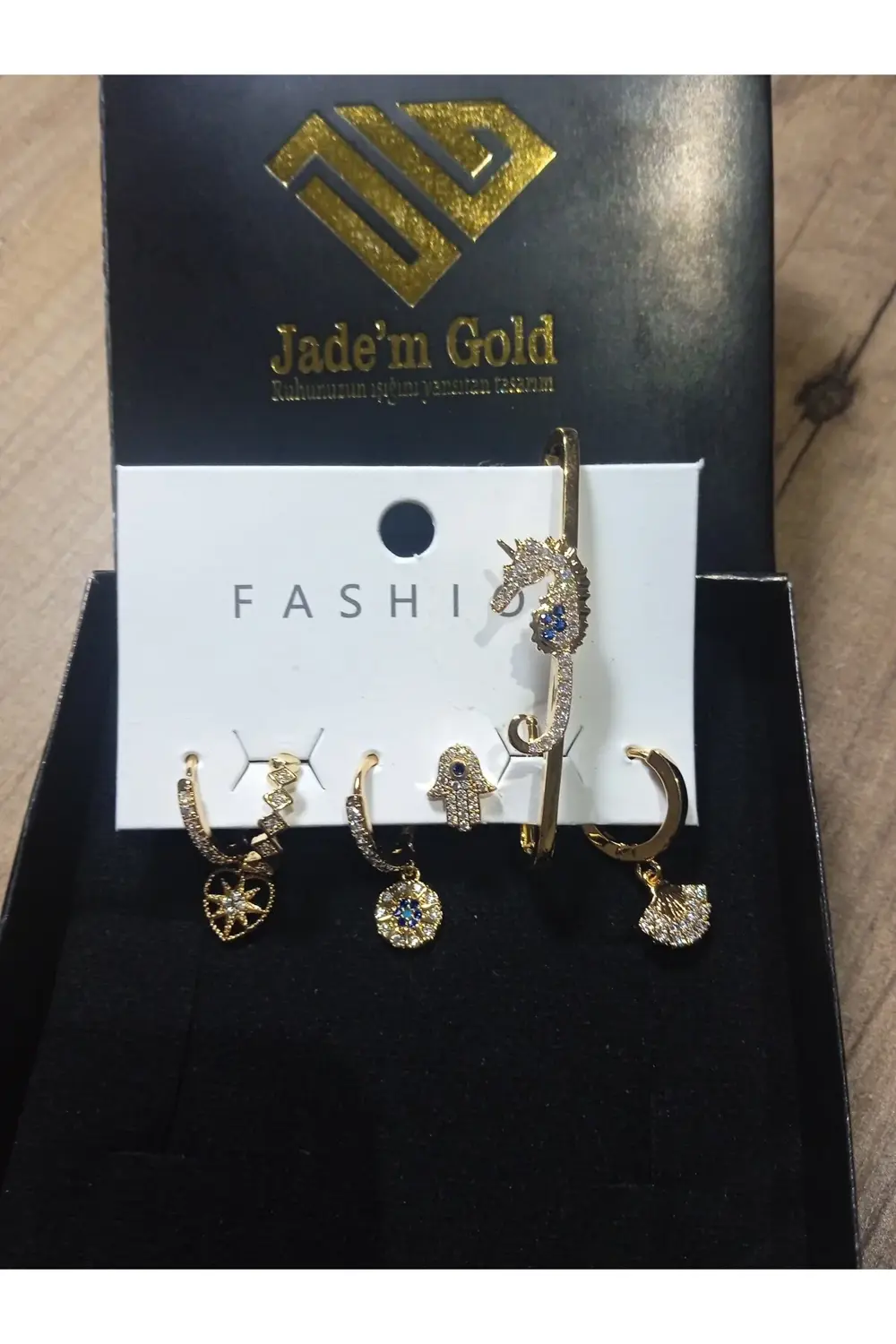 Kadın Altın Kaplama Kararmaz  Figürlü Zirkom  İşlem