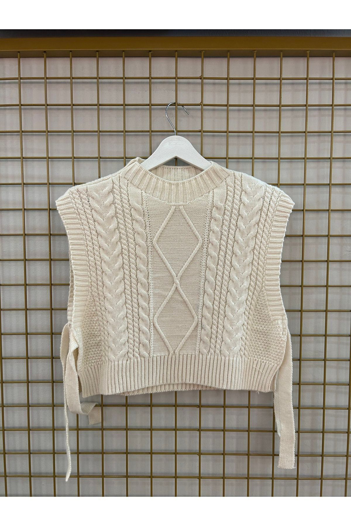 Bmd Kadın Ayarlanabilir Desenli Yandan Bağlamalı Triko Süveter