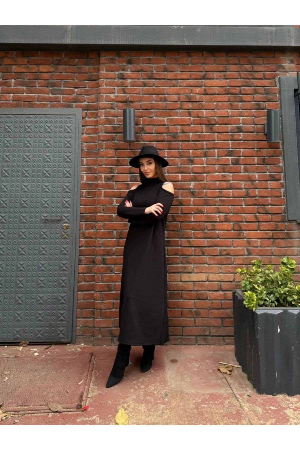 Kadın Balıkçı Yaka Omuzlardan Açık Uzun Kollu Janjan Krep Elbise