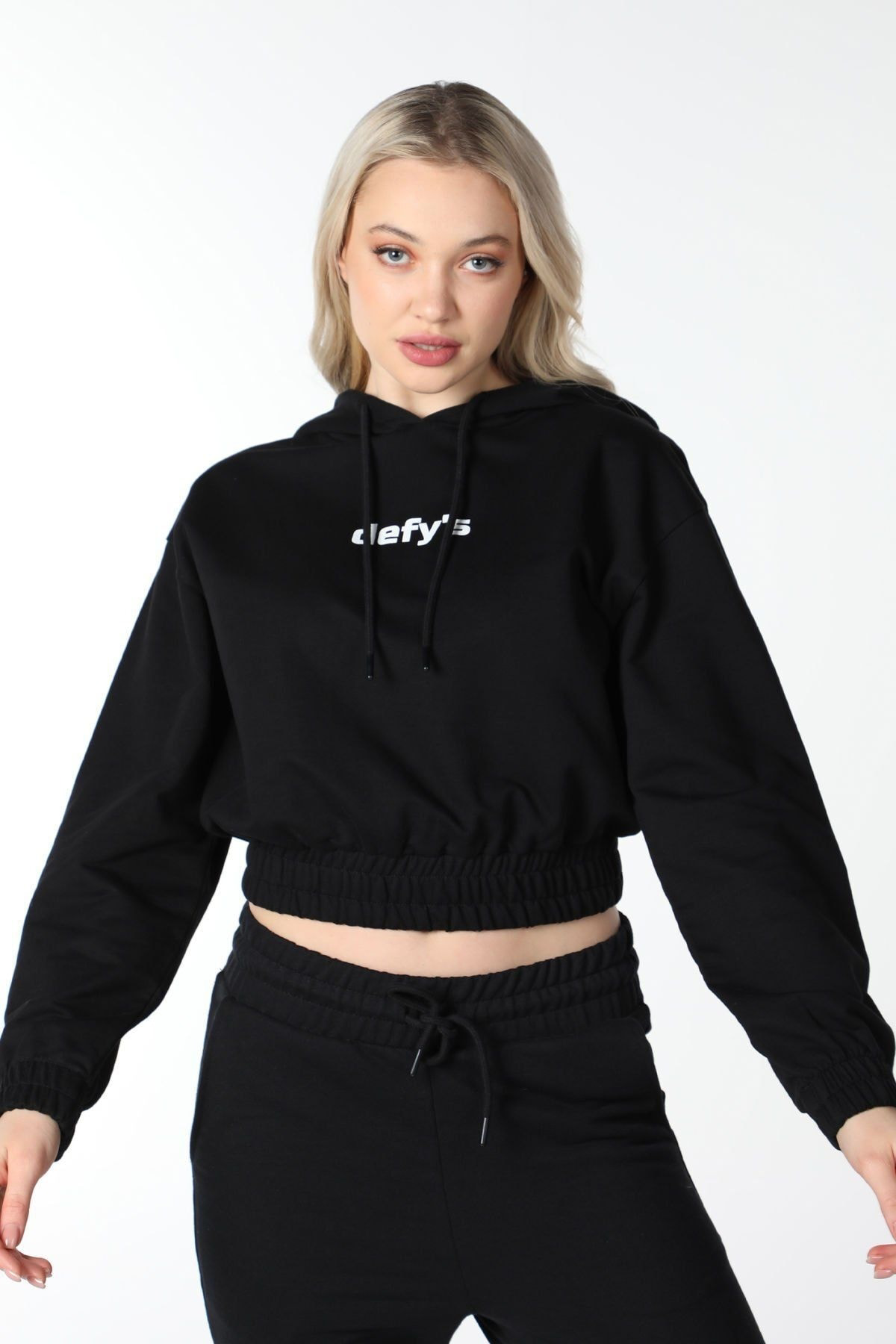 Defys Kadin Baskili Kapüşonlu Crop Sweat Siyah