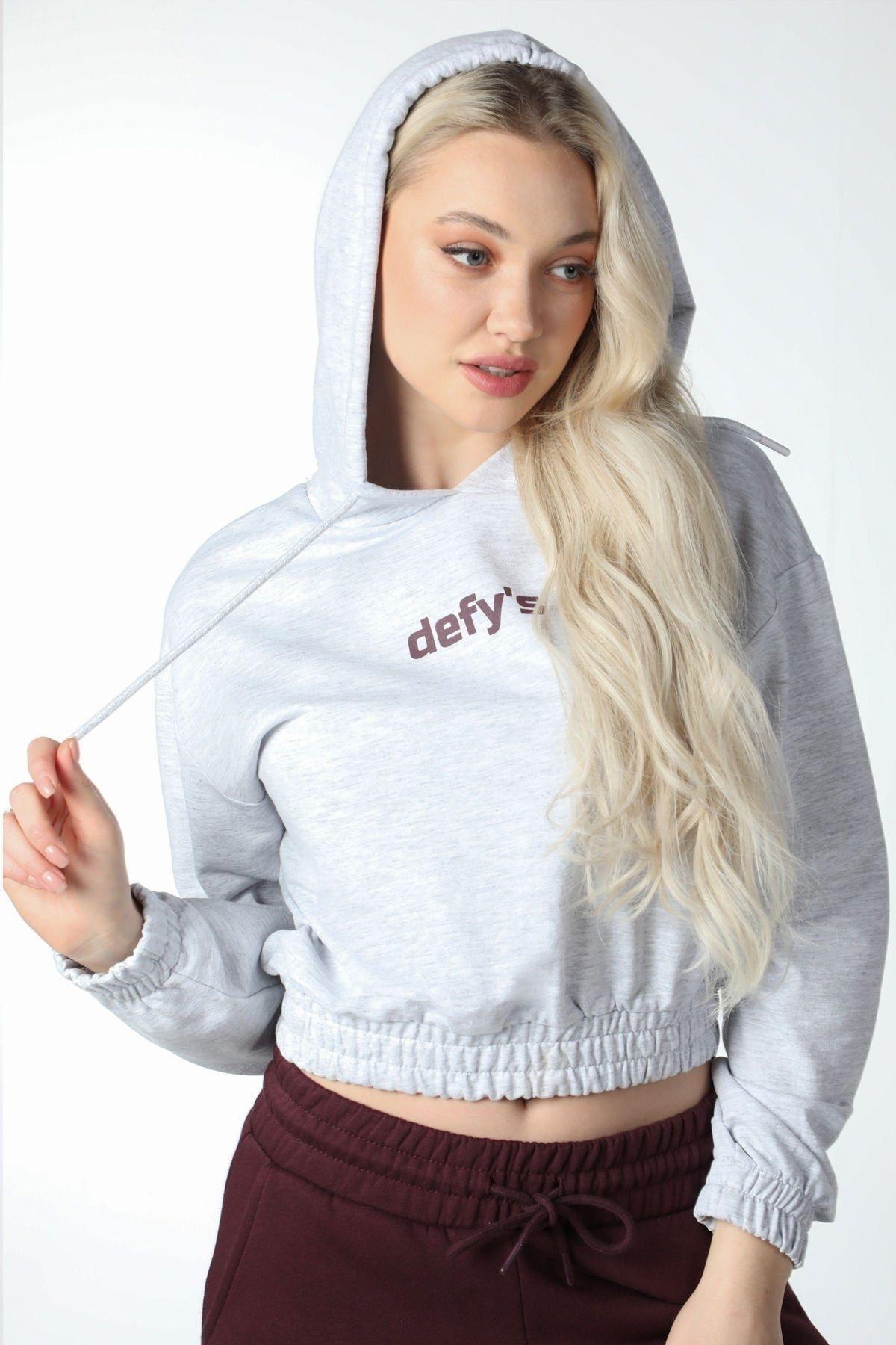 Defys Kadın Baskılı Kapüşonlu Crop Sweat Gri