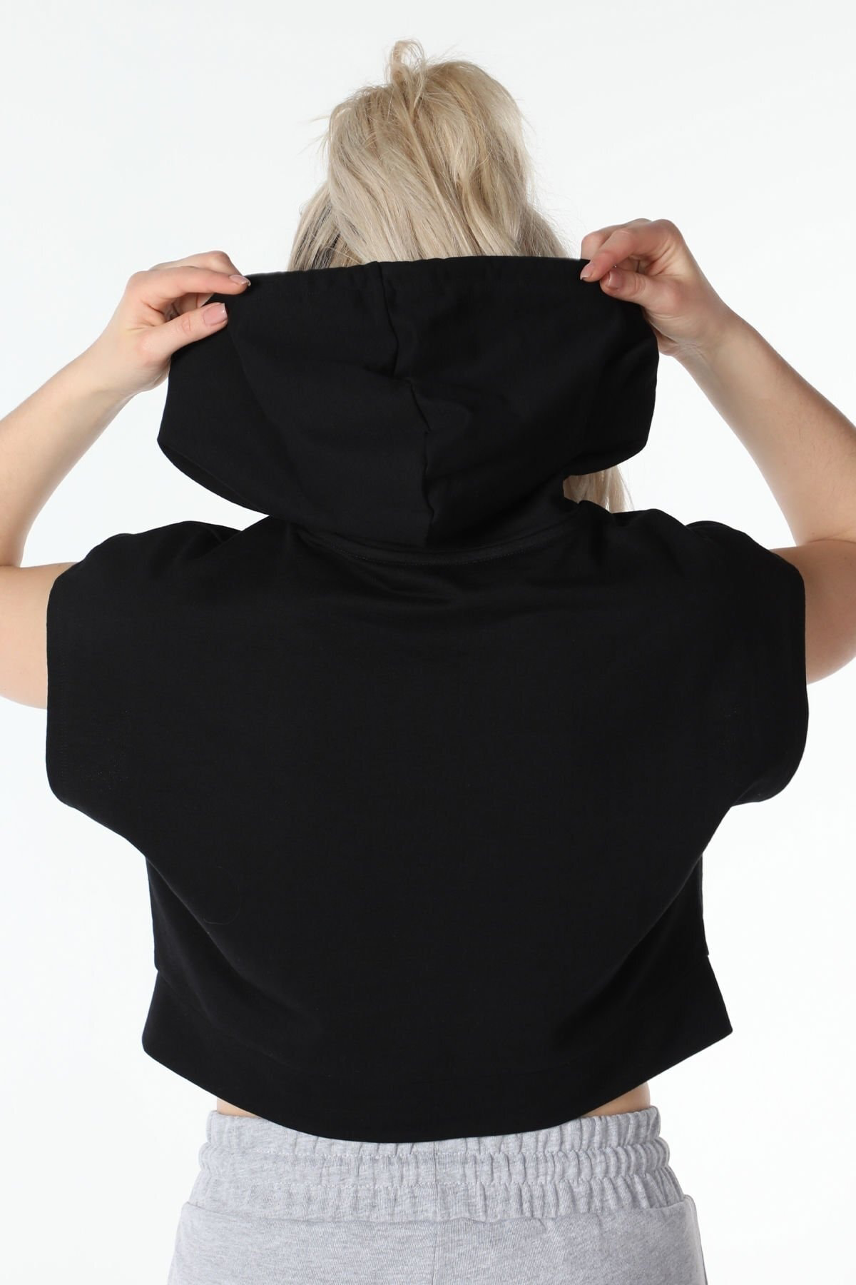 Defys Kadın Baskılı Kapüşonlu Crop Sweat Siyah