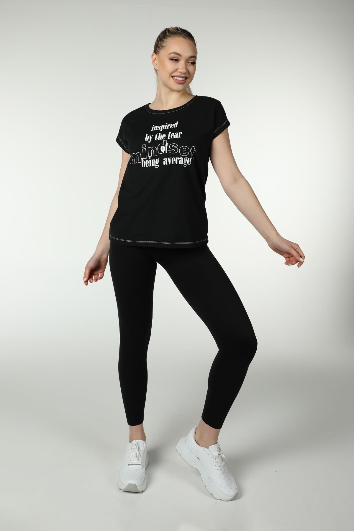 Kadın Baskılı Kısa Kollu Arka Dikişli Bisiklet Yaka Tişört Siyah